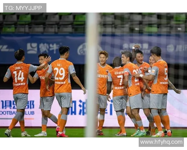 深圳足球队心理素质提升之路:聚焦团队协作与抗压能力的培养 深圳足球队心理素质提升之路:聚焦团队协作与抗压能力的培养